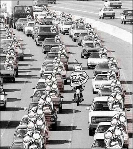 memes de motos - moto trafico